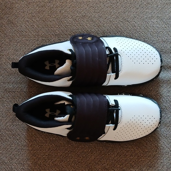 NEW Under Armour GS Zone Black and White Basketball Athletic Shoes, Sz 7 Youth - Picture 2 of 8